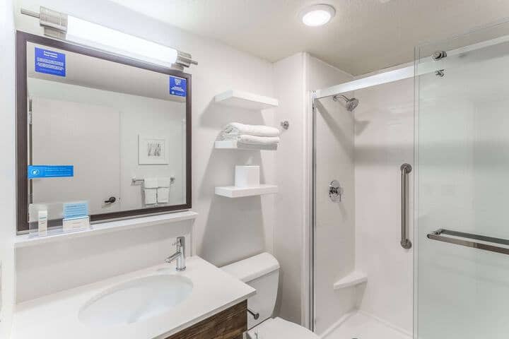 Room 13 of 26